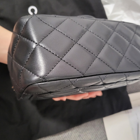 *Like new* chanel pearl crush mini flap - Picture 6 of 8